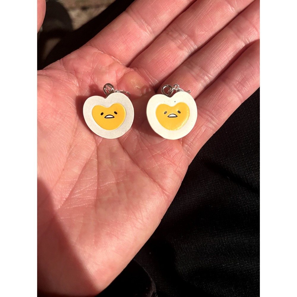 Sanrio Characters Gudetama Egg Heart Charm 2x